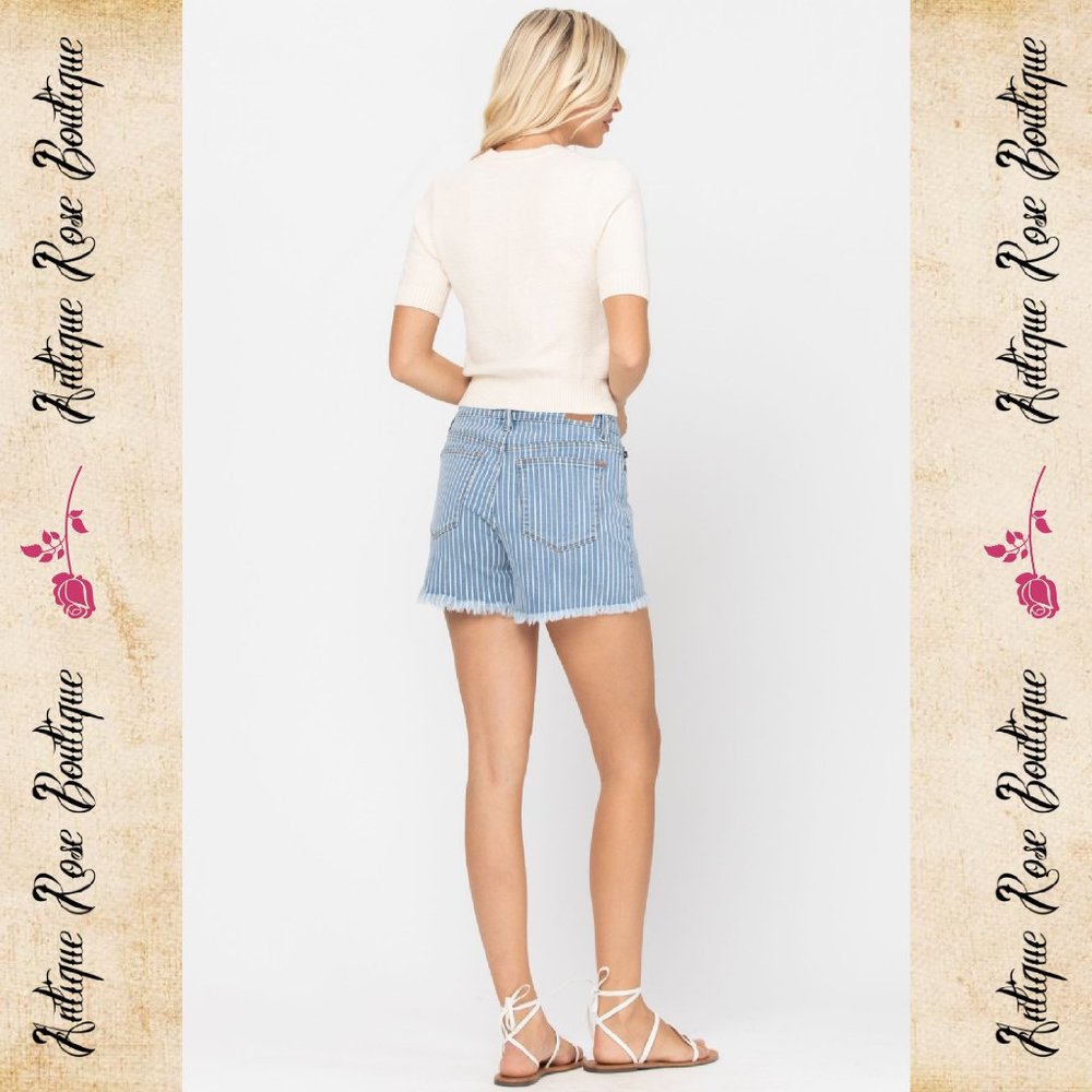 🌹 Judy Blue Blue And White Striped Cut Offs - Picture 6 of 8
